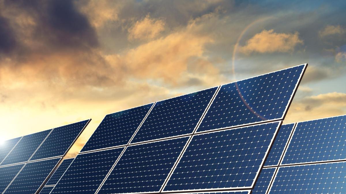 Die Photovoltaik – also die Gewinnung elektrischen Stroms direkt aus Tageslicht – ist eine elegante und moderne Möglichkeit